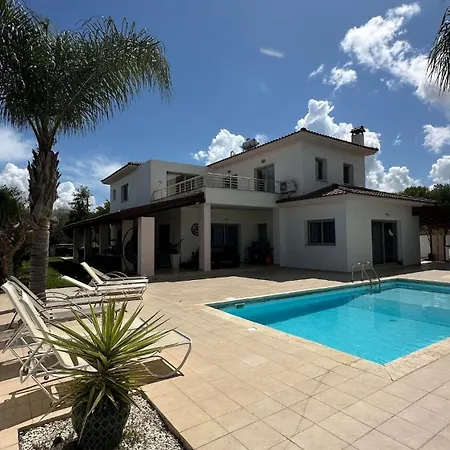 Villa Spacious 5 Bedroom With 2 Swimming Pools *